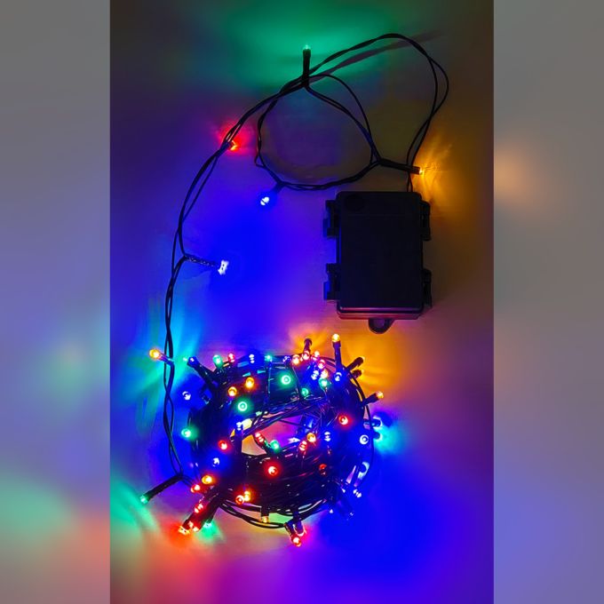 100 LED Εσωτ. & Εξωτ. Χώρου Με Χρονοδιακόπτη Πολύχρωμο Φως Πράσινο Καλώδιο Μη Επεκτεινόμενο Μπαταρίας 13.9+0.2m