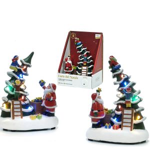 Χριστουγεννιάτικο Σκηνικό Άγιος Βασίλης Με Δέντρο Με Φως Και Μουσική 12x9x18cm