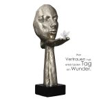 Διακοσμητικό ArteLibre Πρόσωπο Κρατεί Πεταλούδα Σε Βάση Ασημί/Μαύρο Polyresin 16.5x10x34cm